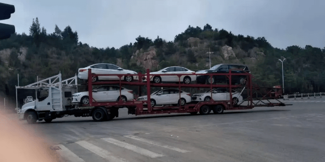 重慶的汽車托運(yùn)公司可以為大家提供怎樣的服務(wù)？-鑫邦運(yùn)車