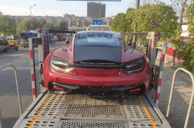 汽車發(fā)物流需要駕駛證嗎？-鑫邦運(yùn)車