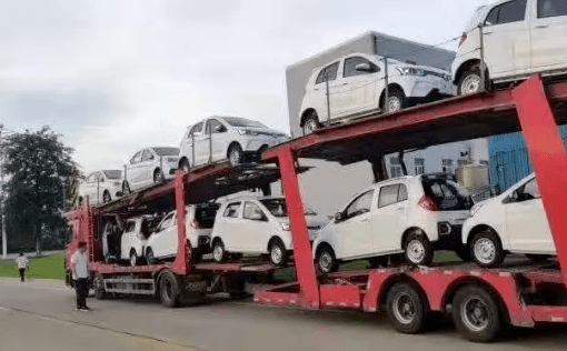 小轎車托運(yùn)近距離的費(fèi)用大概是多少？-鑫邦運(yùn)車