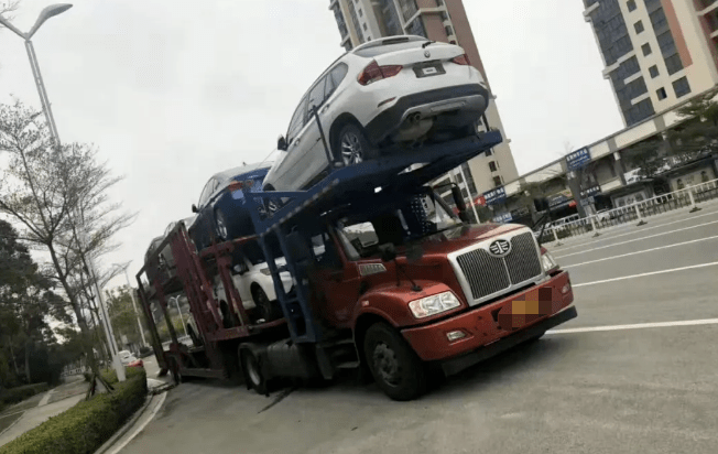 托運私人轎車時車上能放東西嗎？-鑫邦運車