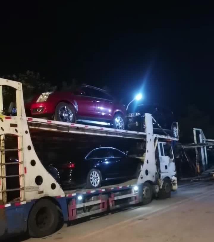 小型跑車從上海托運(yùn)至深圳走空運(yùn)好還是陸運(yùn)好？